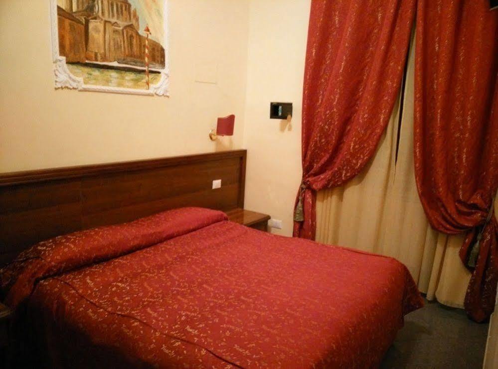 B&B Rudy Center Рим Екстериор снимка