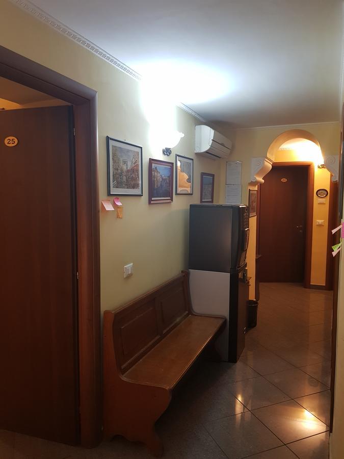 B&B Rudy Center Рим Екстериор снимка